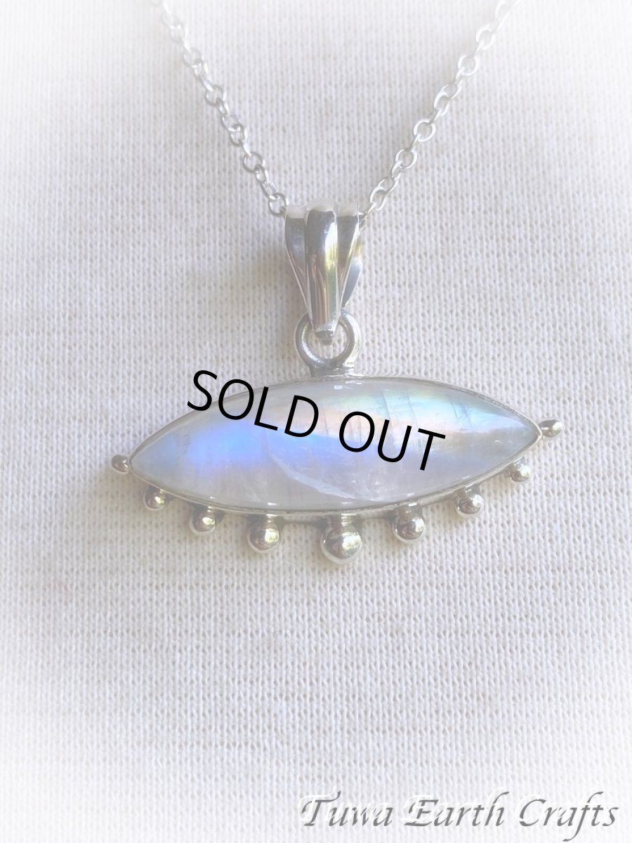 画像17: 【直感力アップ・潜在能力を引き出す】高品質レインボームーンストーン ペンダントトップ＊ヒーリングストーン ジュエリー天然石アクセサリー スピリチュアル 恋愛成就お守り (17)