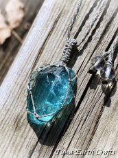 画像3: 高品質アンダラクリスタル（シエラネバダ産）ネックレス・ペンダント アクアブルー エレクトリックブルー  シンプル＆ナチュラル マクラメ 1点もの パワーストーン 天然石 ハンドメイドアクセサリー スピリチュアル お守り ヒーリングジュエリー　癒し効果 (3)