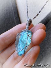 画像20: 高品質アンダラクリスタル（シエラネバダ産）ネックレス・ペンダント アクアブルー エレクトリックブルー  シンプル＆ナチュラル マクラメ 1点もの パワーストーン 天然石 ハンドメイドアクセサリー スピリチュアル お守り ヒーリングジュエリー　癒し効果 (20)