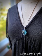 画像19: 高品質アンダラクリスタル（シエラネバダ産）ネックレス・ペンダント アクアブルー エレクトリックブルー  シンプル＆ナチュラル マクラメ 1点もの パワーストーン 天然石 ハンドメイドアクセサリー スピリチュアル お守り ヒーリングジュエリー　癒し効果 (19)