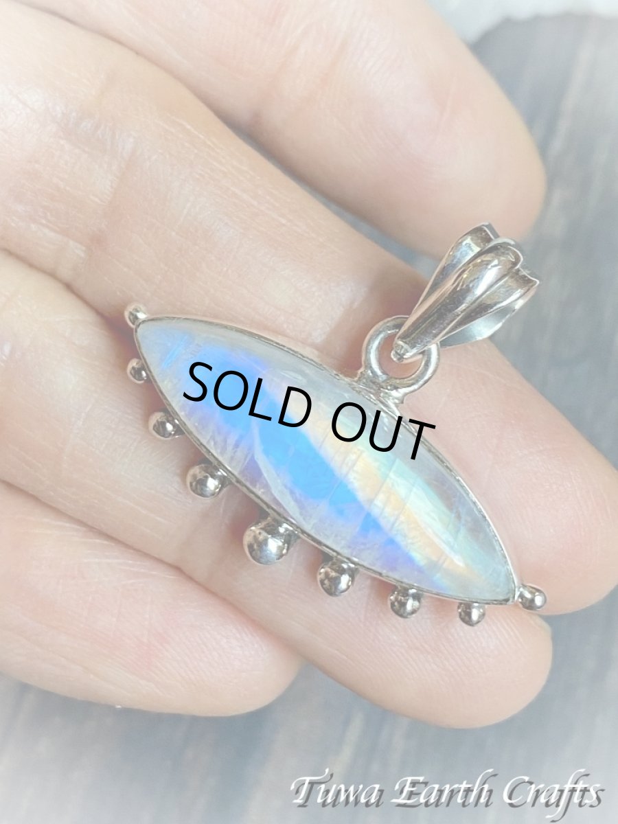 画像23: 【直感力アップ・潜在能力を引き出す】高品質レインボームーンストーン ペンダントトップ＊ヒーリングストーン ジュエリー天然石アクセサリー スピリチュアル 恋愛成就お守り (23)