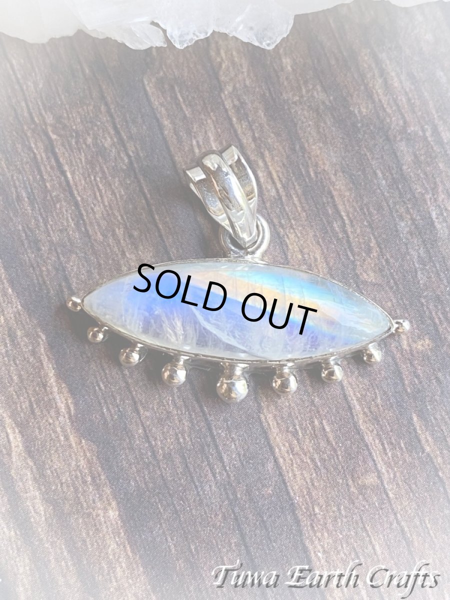 画像3: 【直感力アップ・潜在能力を引き出す】高品質レインボームーンストーン ペンダントトップ＊ヒーリングストーン ジュエリー天然石アクセサリー スピリチュアル 恋愛成就お守り (3)