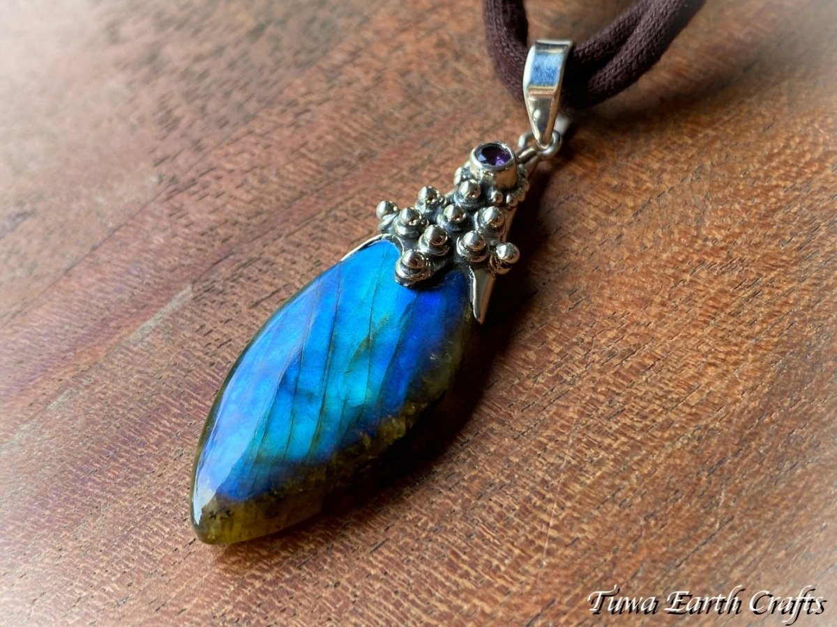 画像18: 【夢の実現をサポート】大ぶり 高品質 ラブラドライト ペンダントトップ with 宝石質アメジスト ブルー★パワーストーン天然石アクセサリー　ヒーリングストーン お守りジュエリー　スピリチュアル (18)