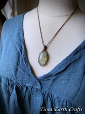 画像11: 【決断力アップ・自然との繋がり・癒し・断捨離】大ぶり高品質エピドート入りプレナイト（マリ産）ネックレス　ペンダント　ナチュラル★シンプル　ハンドメイド　マクラメ　天然石お守りアクセサリー　ヒーリングストーン  金属アレルギー対応　スピリチュアル (11)