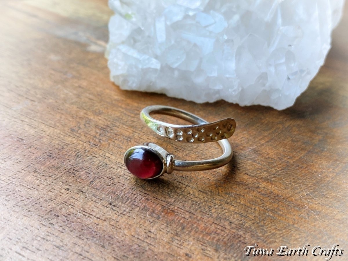 画像25: 【夢・目標の達成をサポート】高品質ロードライト ガーネット指輪リング  サイズ調節可能  15号 16号 17号 18号 1点ものハンドメイド天然石ジュエリーお守りヒーリングアクセサリー1月誕生石 (25)