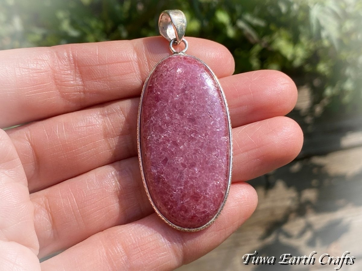 画像4: 【魔除け・行動力アップ】石全長４cm大ぶり♪ 高品質ロードナイト ペンダントトップ*バラ輝石  1点もの ヒーリングジュエリー お守り天然石パワーストーンアクセサリー (4)