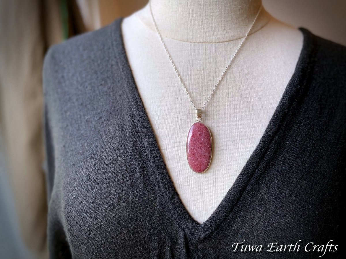 画像7: 【魔除け・行動力アップ】石全長４cm大ぶり♪ 高品質ロードナイト ペンダントトップ*バラ輝石  1点もの ヒーリングジュエリー お守り天然石パワーストーンアクセサリー (7)