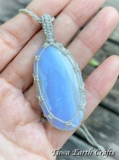 画像15: 【ストレス・緊張緩和・癒し効果】石全長4.3cm 大ぶり高品質ブルーレースアゲート シンプル　ペンダント・ネックレス＊ブルーカルセドニー 1点もの マクラメ編み ハンドメイド天然石 お守り パワーストーンアクセサリー 癒し効果 ヒーリングジュエリー　金属アレルギー対応 (15)