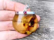 画像15: 【病の回避・健康・長寿お守り】高品質大ぶりバルト海産 天然琥珀（アンバー）ペンダントトップwith ロードライトガーネット★1点もの 天然石アクセサリー お守り パワーストーンジュエリー　スピリチュアル (15)