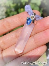 画像1: 【浄化・夢の実現・決断力アップ・自分らしさ】大ぶり高品質セレナイト＆インディゴブルーカイヤナイト ペンダントトップ★ハンドメイド 天然石パワーストーン お守り アクセサリー ヒーリング クリスタル ジュエリー スピリチュアル (1)