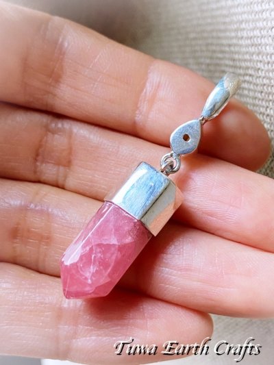 画像1: 【ヒーリング効果・美的感覚アップ】高品質インカローズ ポイント ペンダントトップ with 宝石質ペリドット  ロードクロサイト 1点もの ワンド スターリングシルバー天然石パワーストーンアクセサリー ヒーリングストーン お守りジュエリー