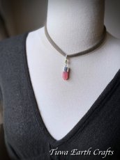 画像7: 【ヒーリング効果・美的感覚アップ】高品質インカローズ ポイント ペンダントトップ with 宝石質ペリドット  ロードクロサイト 1点もの ワンド スターリングシルバー天然石パワーストーンアクセサリー ヒーリングストーン お守りジュエリー (7)