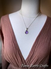 画像10: 【浄化・癒し・直観力アップ】キラキラ✨高品質アメシスト/アメジスト ペンダントトップ*ブリオレットカット*2月誕生石 紫水晶 鉱物 パワーストーン 天然石 ヒーリング スピリチュアルアクセサリー (10)