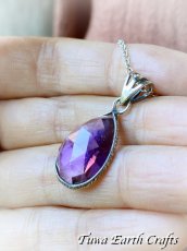 画像12: 【浄化・癒し・直観力アップ】キラキラ✨高品質アメシスト/アメジスト ペンダントトップ*ブリオレットカット*2月誕生石 紫水晶 鉱物 パワーストーン 天然石 ヒーリング スピリチュアルアクセサリー (12)