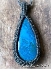 画像8: 石全長４cm大ぶり♪【魔除け・直感力アップ・旅のお守り】高品質シャッタカイト ペンダントトップ マクラメ シンプル*ブルー 青い石 1点ものヒーリングジュエリー 天然石パワーストーンアクセサリー スピリチュアル ジュエリー (8)