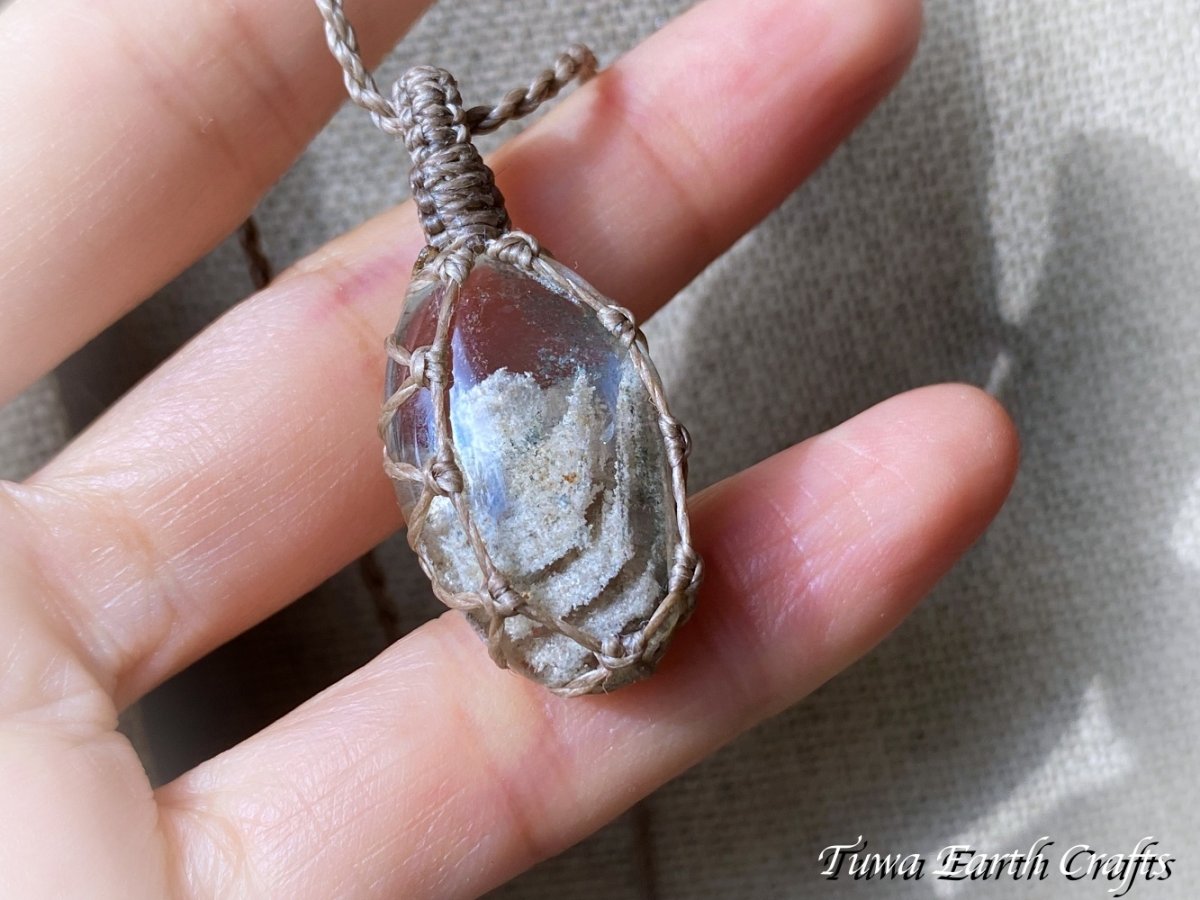 画像6: 【癒し・開運・自営業お守り】 高品質ホワイトガーデンファントムクォーツ ペンダント/ネックレス　庭園幻影水晶*シンプル*1点もの 天然石パワーストーン アクセサリー お守り マクラメ編みジュエリー　スピリチュアル (6)