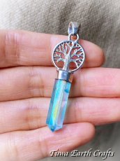画像1: 生命の樹♪ 大ぶり高品質アクアオーラ水晶ポイント ペンダントトップ　ワンド パワーストーン天然石ヒーリングアクセサリー　ツリーオブライフ　スピリチュアルお守りジュエリー (1)