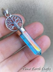 画像15: 生命の樹♪ 大ぶり高品質アクアオーラ水晶ポイント ペンダントトップ　ワンド パワーストーン天然石ヒーリングアクセサリー　ツリーオブライフ　スピリチュアルお守りジュエリー (15)