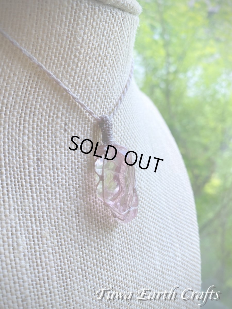 画像16: 高品質アンダラクリスタル（シエラネバダ産）ネックレス・ペンダント  希少ハートオブゴッドウィズインピンク シンプル＆ナチュラル マクラメ 1点ものパワーストーン天然石ハンドメイドアクセサリー スピリチュアルお守りヒーリングジュエリー (16)