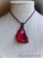 画像13: 石全長4cm大ぶり♪ 高品質アンダラクリスタル（シエラネバダ産）ネックレス・ペンダント  宝石質 希少レムリアンサンライズ / ドラゴンズブラッド レッド 赤 シンプル＆ナチュラル マクラメ 1点ものパワーストーン天然石ハンドメイドアクセサリー スピリチュアルお守りヒーリングジュエリー (13)