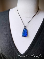 画像21: 虹入り🌈✨高品質アンダラクリスタル（シエラネバダ産）美原石ネックレス・ペンダント エレスチャルサファイア  ブルー 青 シンプル＆ナチュラル マクラメ 1点もの パワーストーン 天然石 ハンドメイドアクセサリー スピリチュアル お守り ヒーリングジュエリー　金属アレルギー対応 (21)
