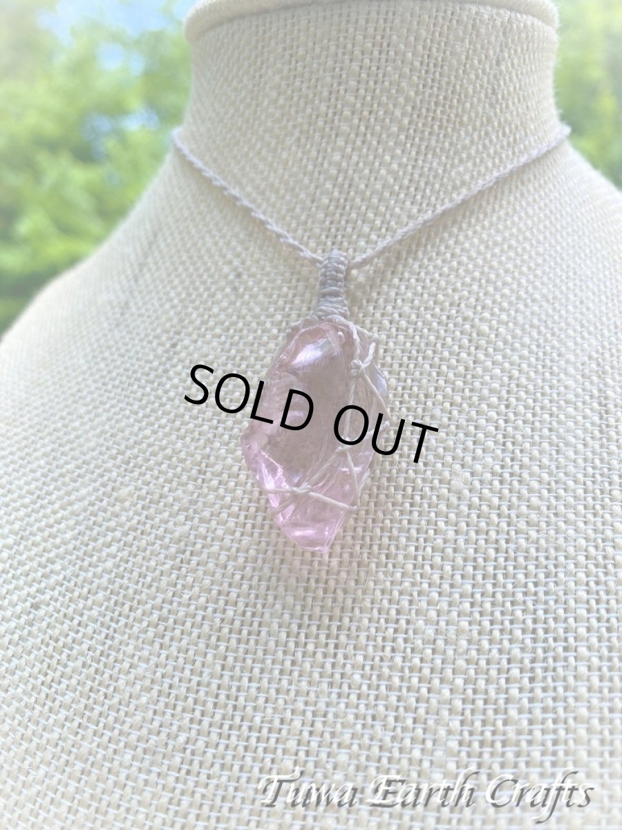 画像22: 高品質アンダラクリスタル（シエラネバダ産）ネックレス・ペンダント  希少ハートオブゴッドウィズインピンク シンプル＆ナチュラル マクラメ 1点ものパワーストーン天然石ハンドメイドアクセサリー スピリチュアルお守りヒーリングジュエリー (22)