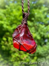 画像36: 石全長4cm大ぶり♪ 高品質アンダラクリスタル（シエラネバダ産）ネックレス・ペンダント  宝石質 希少レムリアンサンライズ / ドラゴンズブラッド レッド 赤 シンプル＆ナチュラル マクラメ 1点ものパワーストーン天然石ハンドメイドアクセサリー スピリチュアルお守りヒーリングジュエリー (36)
