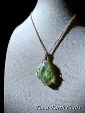 画像37: 両面使い可能♪ 大ぶり 高品質アンダラクリスタル（シエラネバダ産）ネックレス・ペンダント 希少エターナルスプリング/ パステルアイス 緑 ライトグリーン アップルグリーン  シンプル＆ナチュラル マクラメ 1点もの パワーストーン 天然石 ハンドメイドアクセサリー スピリチュアル お守り ヒーリングジュエリー 癒し効果 (37)
