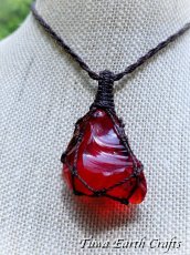 画像38: 石全長4cm大ぶり♪ 高品質アンダラクリスタル（シエラネバダ産）ネックレス・ペンダント  宝石質 希少レムリアンサンライズ / ドラゴンズブラッド レッド 赤 シンプル＆ナチュラル マクラメ 1点ものパワーストーン天然石ハンドメイドアクセサリー スピリチュアルお守りヒーリングジュエリー (38)