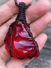 画像40: 石全長4cm大ぶり♪ 高品質アンダラクリスタル（シエラネバダ産）ネックレス・ペンダント  宝石質 希少レムリアンサンライズ / ドラゴンズブラッド レッド 赤 シンプル＆ナチュラル マクラメ 1点ものパワーストーン天然石ハンドメイドアクセサリー スピリチュアルお守りヒーリングジュエリー (40)
