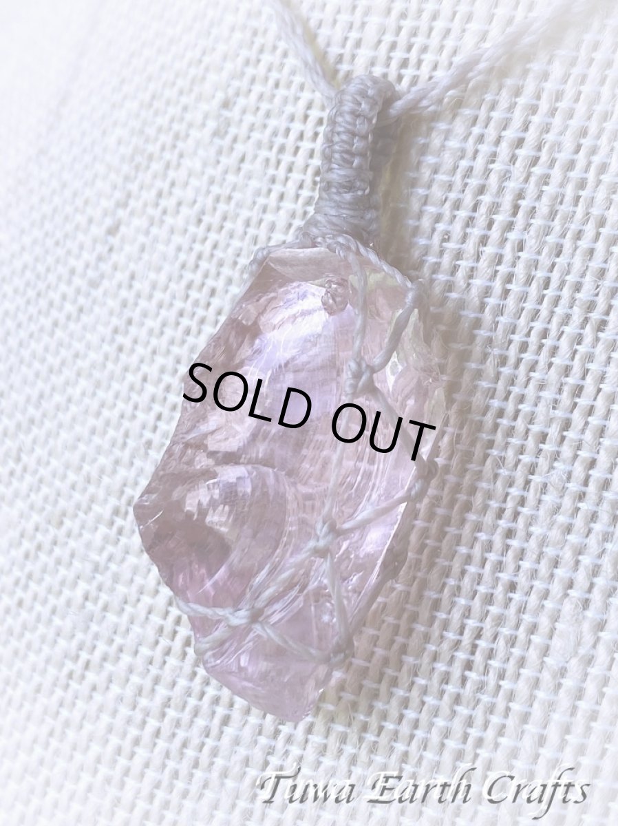 画像10: 高品質アンダラクリスタル（シエラネバダ産）ネックレス・ペンダント  希少ハートオブゴッドウィズインピンク シンプル＆ナチュラル マクラメ 1点ものパワーストーン天然石ハンドメイドアクセサリー スピリチュアルお守りヒーリングジュエリー (10)