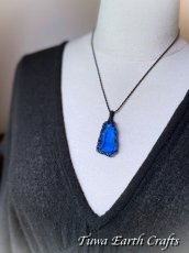 画像18: 虹入り🌈✨高品質アンダラクリスタル（シエラネバダ産）美原石ネックレス・ペンダント エレスチャルサファイア  ブルー 青 シンプル＆ナチュラル マクラメ 1点もの パワーストーン 天然石 ハンドメイドアクセサリー スピリチュアル お守り ヒーリングジュエリー　金属アレルギー対応 (18)