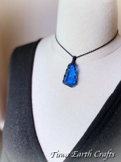 画像15: 虹入り🌈✨高品質アンダラクリスタル（シエラネバダ産）美原石ネックレス・ペンダント エレスチャルサファイア  ブルー 青 シンプル＆ナチュラル マクラメ 1点もの パワーストーン 天然石 ハンドメイドアクセサリー スピリチュアル お守り ヒーリングジュエリー　金属アレルギー対応 (15)