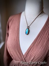 画像9: 【夢の実現をサポート】大ぶり神秘的ディープブルーシラー高品質ラブラドライト ペンダント/ネックレス with 水晶　生成り ナチュラル *1点物 シンプル マクラメアクセサリー*天然石パワーストーンお守りジュエリー (9)