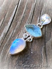 画像4: 【直感力アップ・潜在能力を引き出す】 高品質アクアマリン原石ペンダント with レインボームーンストーン ★1点もの 天然石パワーストーン お守り アクセサリー  ヒーリングジュエリー スピリチュアル　 (4)