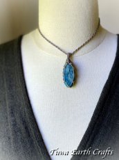 画像14: 【モチベーションアップ・意志の強化】大ぶり高品質ブルーアパタイト原石　ペンダント / ネックレス シンプル マクラメ編み 天然石 ハンドメイドアクセサリー　スピリチュアル お守り パワーストーン (14)