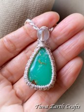 画像4: 【自信アップ・自己実現・才能開花・夢の実現】高品質クリソプレーズ（オーストラリア産）ペンダント/ネックレス with 水晶＊シンプル ナチュラル 生成り＊1点ものヒーリングストーン天然石パワーストーン マクラメアクセサリー ハンドメイド　金属アレルギー対応　スピリチュアル (4)
