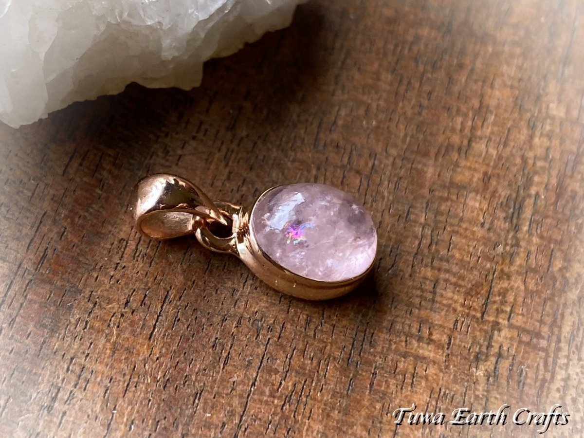 画像22: 虹入り♪ 高品質モルガナイト ペンダントトップ　K18 ローズゴールド ヴェルメイユ★ピンクアクアマリン ピンクベリル 1点物 スターリングシルバー天然石パワーストーン 精神安定・幸せな結婚 お守りアクセサリー ヒーリングジュエリー スピリチュアル (22)