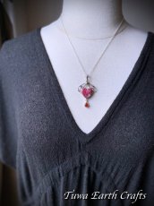画像5: ハート型💗【女性性と愛のシンボル】高品質ピンクチューライト ペンダントトップ with カーネリアン １点もの　ピンクゾイサイト　ヒーリングジュエリーお守り天然石パワーストーン　アクセサリー　スピリチュアル　 (5)