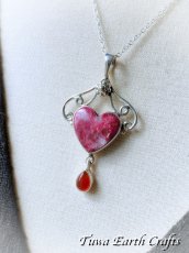 画像7: ハート型💗【女性性と愛のシンボル】高品質ピンクチューライト ペンダントトップ with カーネリアン １点もの　ピンクゾイサイト　ヒーリングジュエリーお守り天然石パワーストーン　アクセサリー　スピリチュアル　 (7)