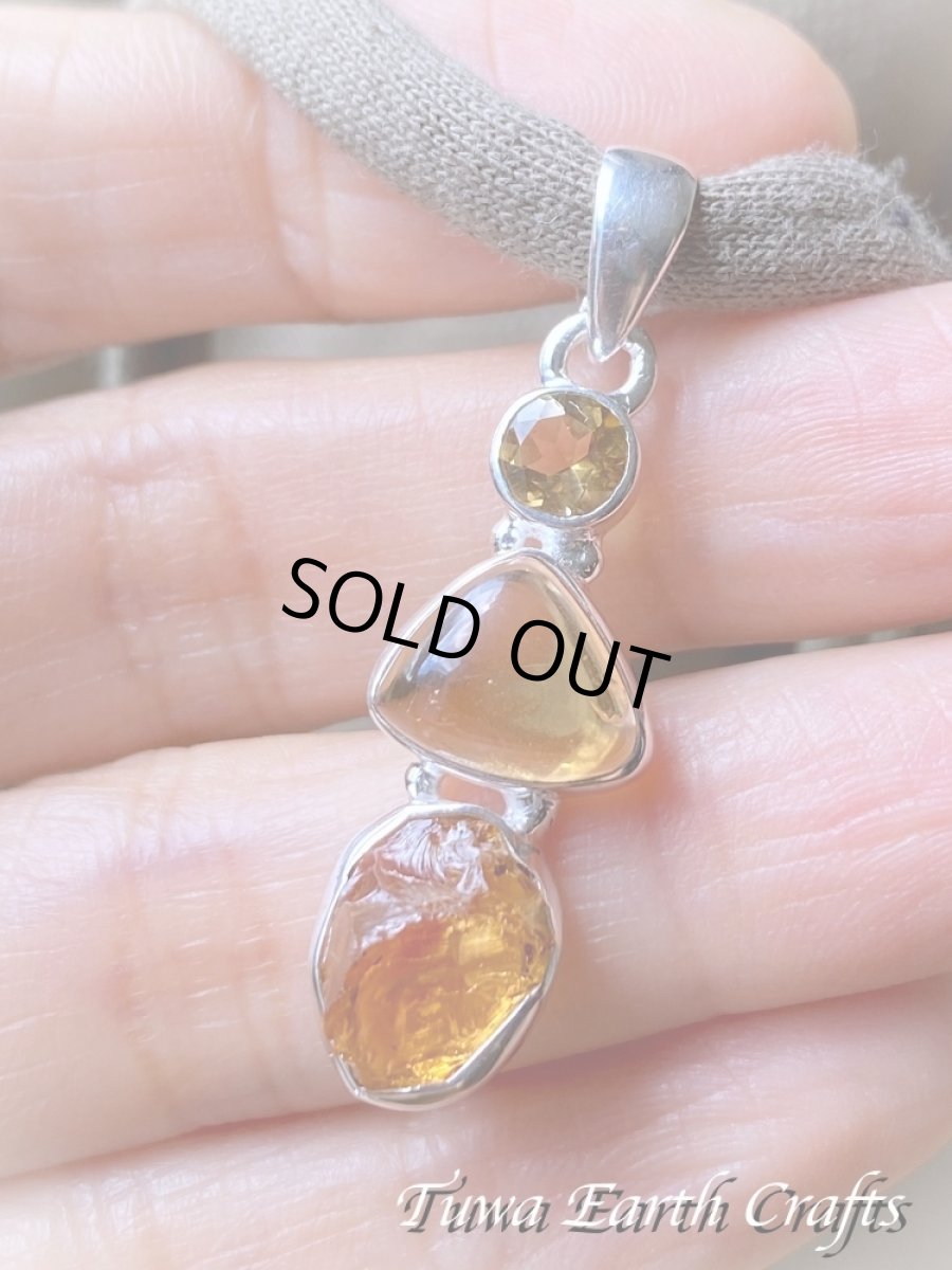 画像17: 【開運・自信アップ・財運アップ】高品質マンダリンシトリン原石ペンダントトップ with 宝石質きらきらシトリン 1点もの★パワーストーン天然石アクセサリー ヒーリングストーンお守りジュエリー 11月誕生石　 (17)