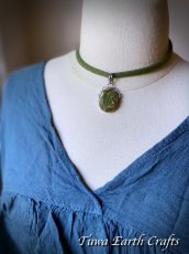 画像6: 【癒しの石】ヨモギ色　ユナカイト ペンダントトップ＊天然石パワーストーン　ヒーリング　アクセサリー　お守り　スピリチュアル (6)