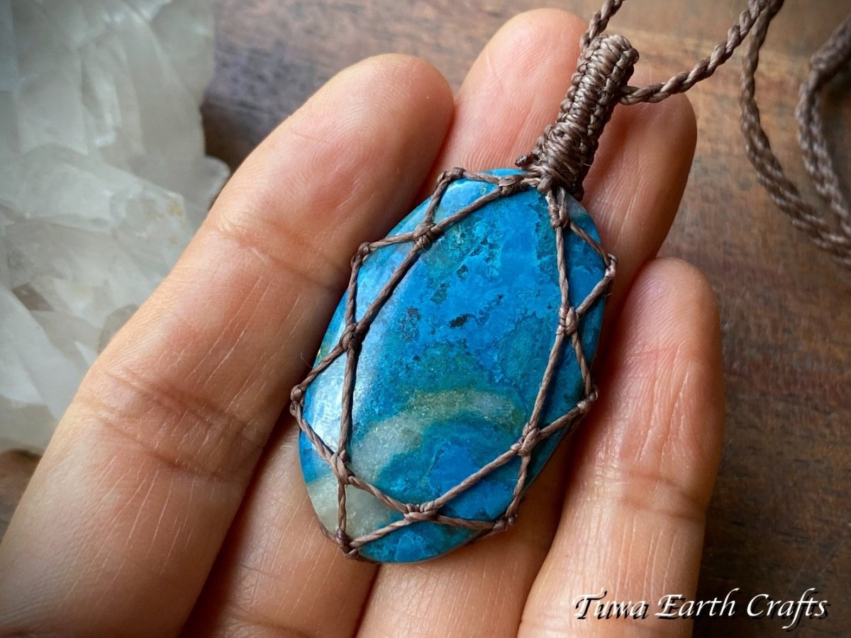 画像6: 大ぶり♪【魔除け・直感力アップ・旅のお守り】高品質シャッタカイト ペンダントトップ マクラメ シンプル*ブルー 青い石 1点ものヒーリングジュエリー 天然石パワーストーンアクセサリー スピリチュアル ジュエリー (6)