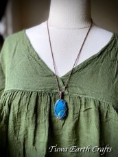 画像16: 大ぶり♪【魔除け・直感力アップ・旅のお守り】高品質シャッタカイト ペンダントトップ マクラメ シンプル*ブルー 青い石 1点ものヒーリングジュエリー 天然石パワーストーンアクセサリー スピリチュアル ジュエリー (16)