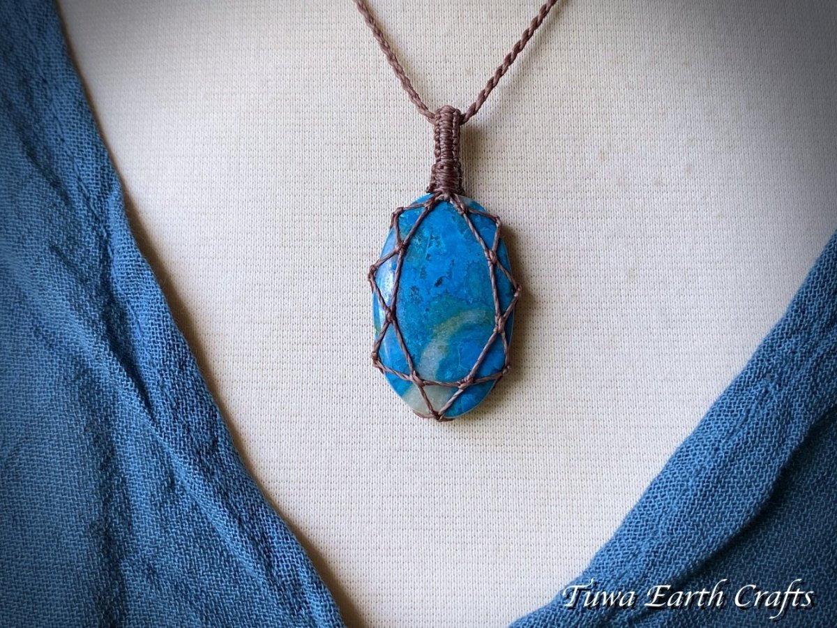 画像11: 大ぶり♪【魔除け・直感力アップ・旅のお守り】高品質シャッタカイト ペンダントトップ マクラメ シンプル*ブルー 青い石 1点ものヒーリングジュエリー 天然石パワーストーンアクセサリー スピリチュアル ジュエリー (11)