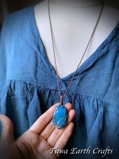 画像13: 大ぶり♪【魔除け・直感力アップ・旅のお守り】高品質シャッタカイト ペンダントトップ マクラメ シンプル*ブルー 青い石 1点ものヒーリングジュエリー 天然石パワーストーンアクセサリー スピリチュアル ジュエリー (13)