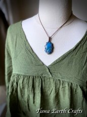 画像14: 大ぶり♪【魔除け・直感力アップ・旅のお守り】高品質シャッタカイト ペンダントトップ マクラメ シンプル*ブルー 青い石 1点ものヒーリングジュエリー 天然石パワーストーンアクセサリー スピリチュアル ジュエリー (14)