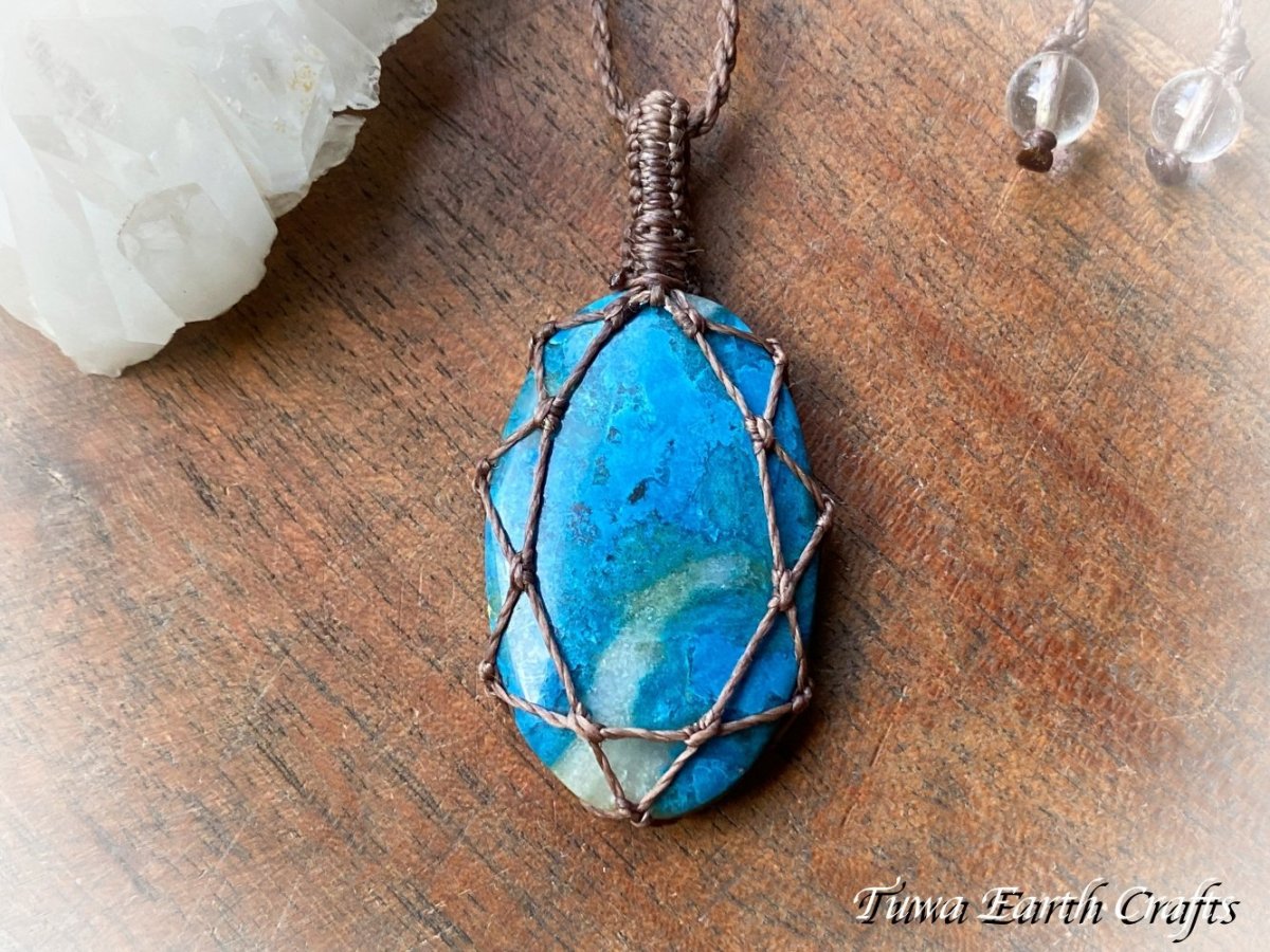 画像7: 大ぶり♪【魔除け・直感力アップ・旅のお守り】高品質シャッタカイト ペンダントトップ マクラメ シンプル*ブルー 青い石 1点ものヒーリングジュエリー 天然石パワーストーンアクセサリー スピリチュアル ジュエリー (7)