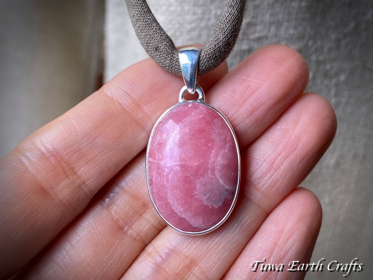 画像9: 【ヒーリング効果・美的感覚アップ】高品質インカローズ ペンダントトップ ロードクロサイト 1点もの スターリングシルバー天然石パワーストーンアクセサリー ヒーリングストーン お守りジュエリー (9)