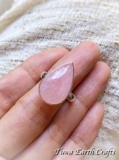 画像2: 【自己肯定・自信アップ】大ぶり高品質 大ぶりローズクォーツ指輪リング 14号 1点もの★ハンドメイド パワーストーン天然石ジュエリー お守り ヒーリングアクセサリー (2)